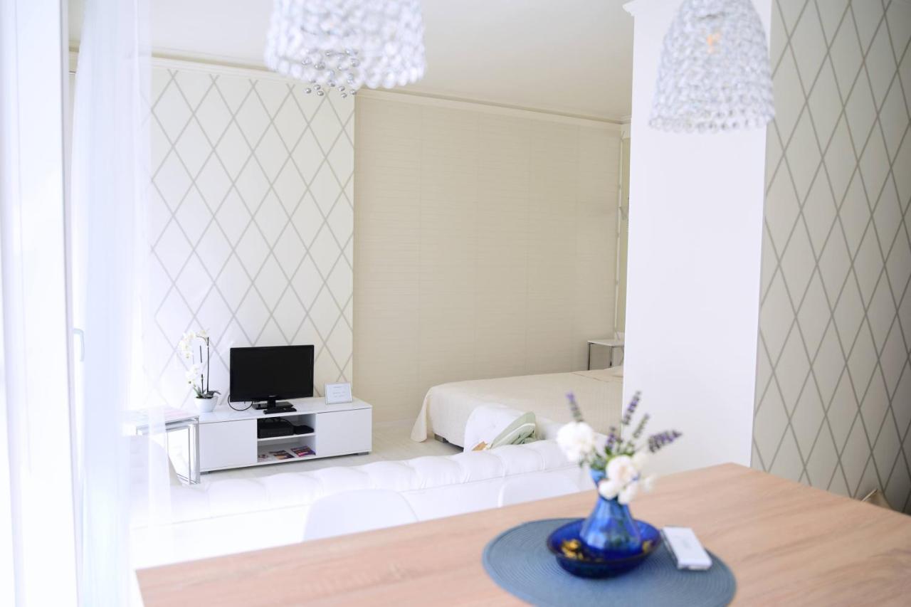 Cloe Apartman Seghedin Exterior foto